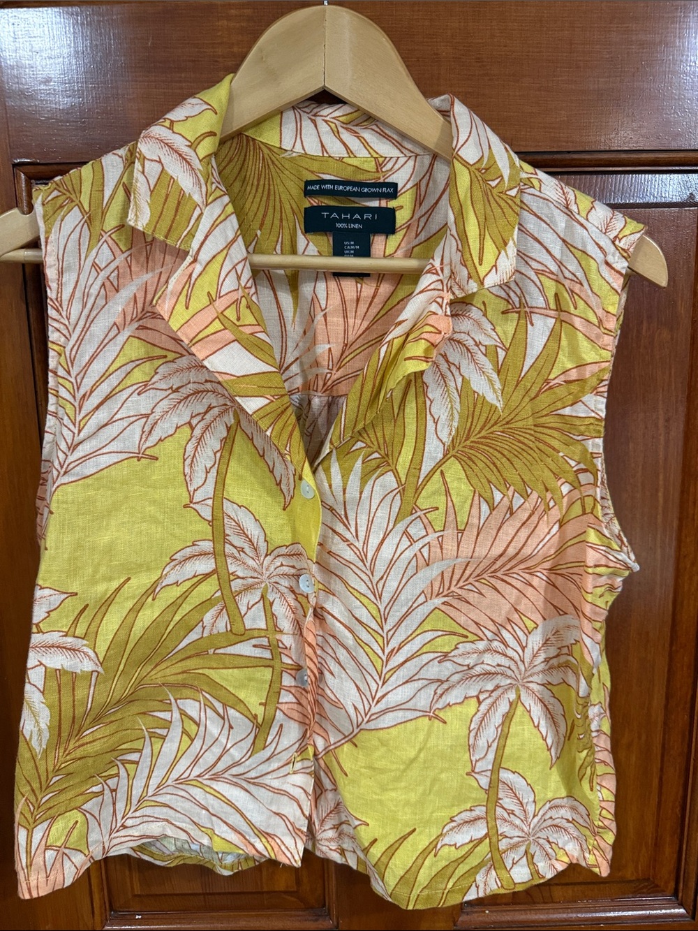 Tahari Tropical Print Sleeveless Collared Top and Pant  set Yellow & Peach - Picture 5 of 7